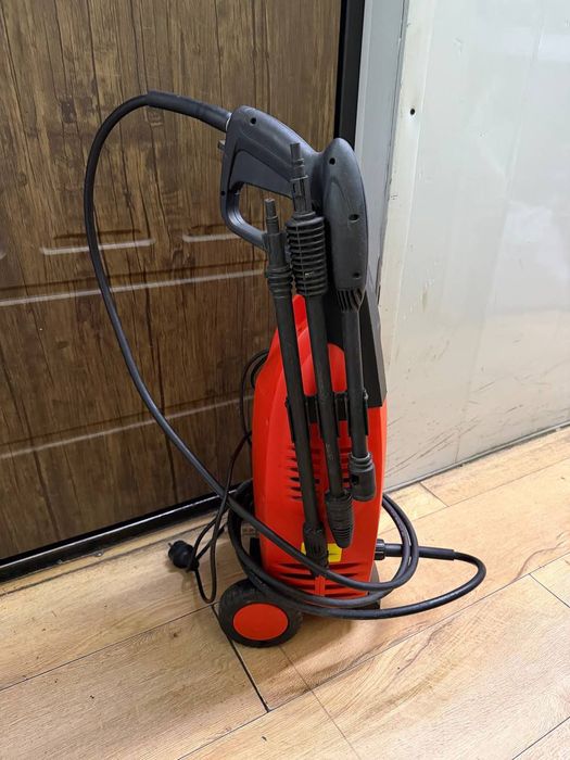 Мойка высокого давления Black & Decker PW1400
