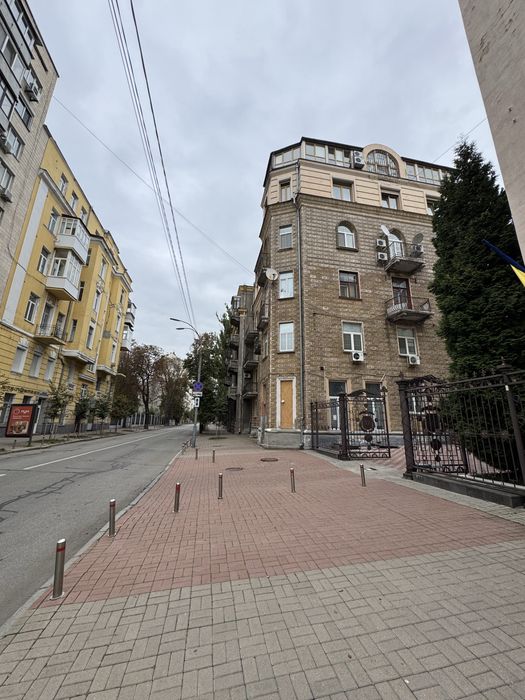 Продаж 2к квартири з новим ремонтом. Шовковична, 23. Ексклюзив.