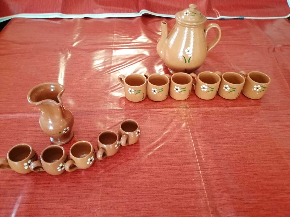 Conjunto de café e cheirinho em barro