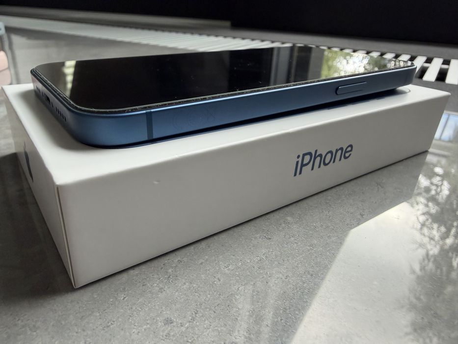 Apple iphone 13 256GB niebieski komplet + obudowy