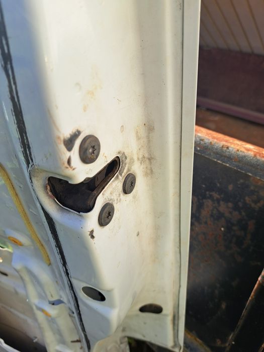 Vidro e fechadura porta direita iveco daily 2.3 2018