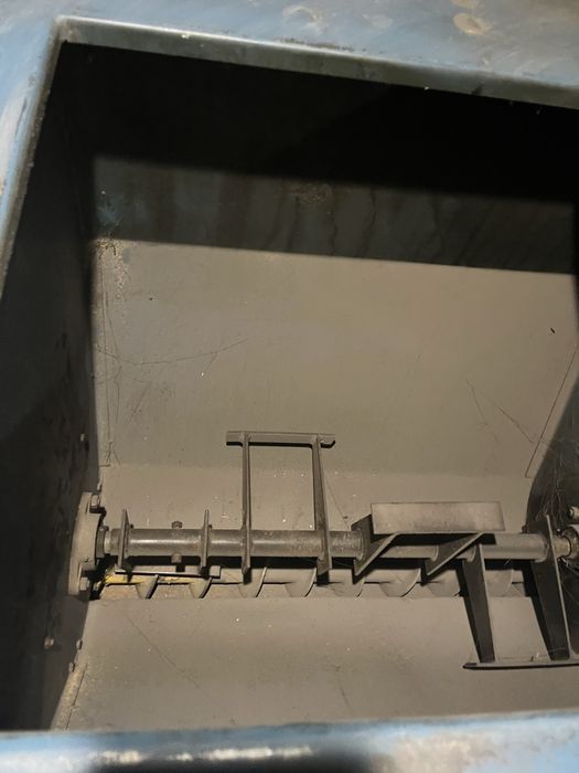 Podajnik z wkladem paleniska na trocine 25/50kw z sterownikiem