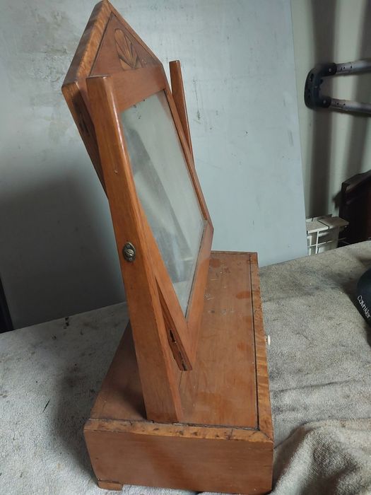 Sprzedam toaletkę Biedermeier.