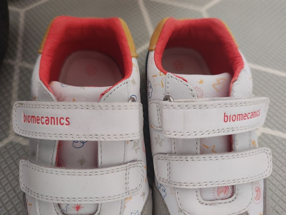 Buty dziecięce Biomecanics rozm 25, 16cm