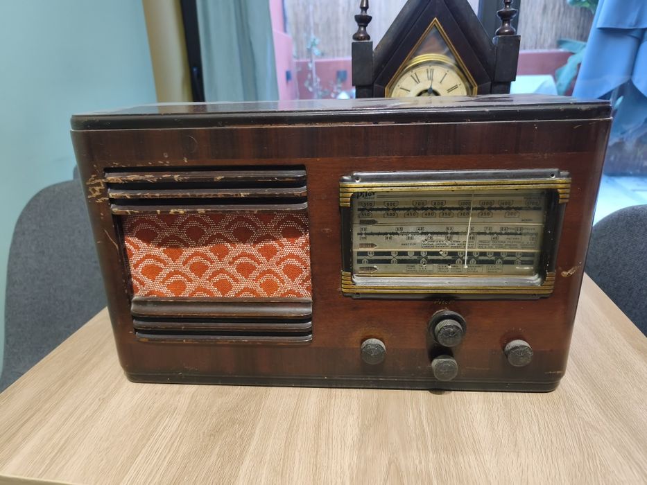 Radio bastante antigo