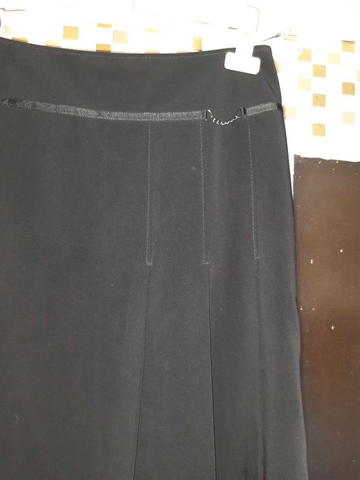 Юбка черная импортная с украшением