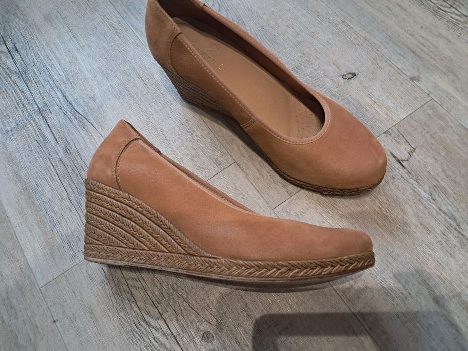 Buty na koturnie lasocki 39