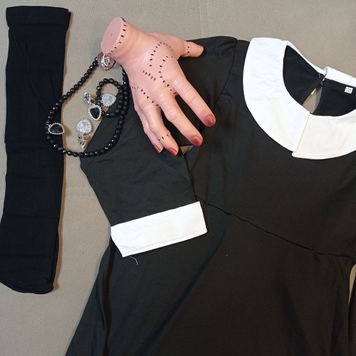 Sukienka strój przebranie Wednesday łapka r.122-128