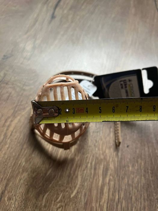 Пластиковий намордник для собак середніх порід