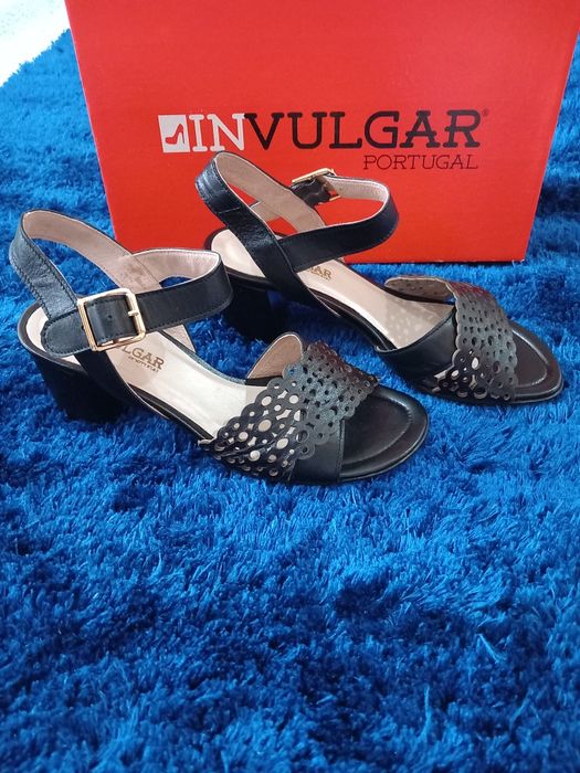 Sandálias pretas de pele da Invulgar T37 (Marka)