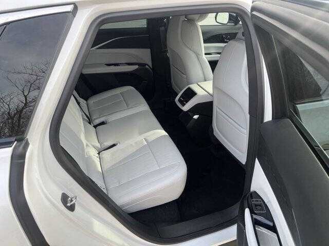 2024 Cadillac LYRIQ