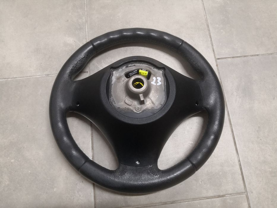 Kierownica multifunkcyjna BMW e87 e81 e82 e88 e90 e91 e92 z podusz #23
