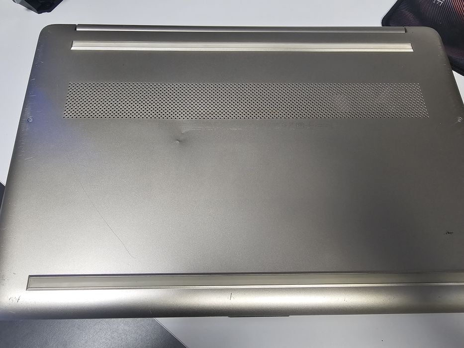 Laptop HP 15s-fq2689nw
