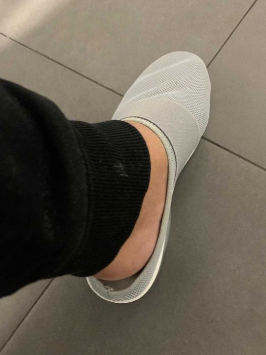 Sapatilha aberta nova