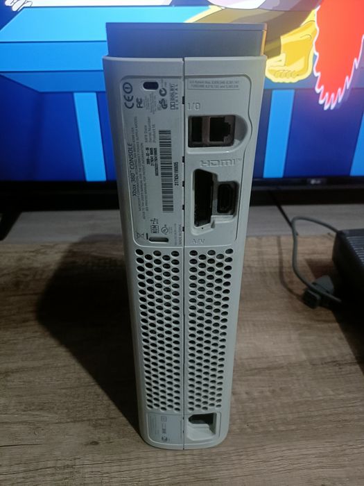 Xbox 360 + Kinect + volante + jogos
