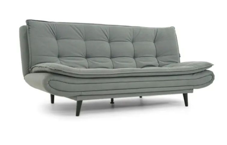 Диван в прихожу.