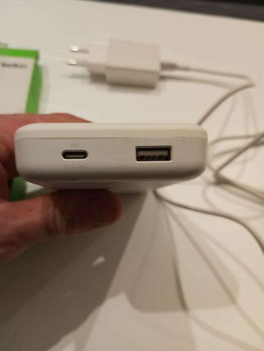 Powerbank ładowarka bezprzewodowa