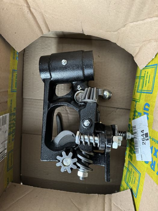 Вʼязальний апарат на прес підбирач Sipma, Famarol Z511, Fahr, Голка