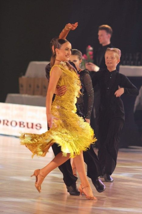 Złota zdobiona sukienka taniec towarzyski, super stan, 155-165cm