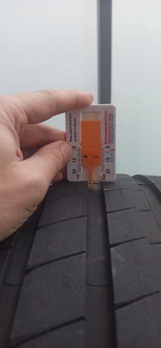 Opona  Goodyear 235/35r19 Asymmetric 6