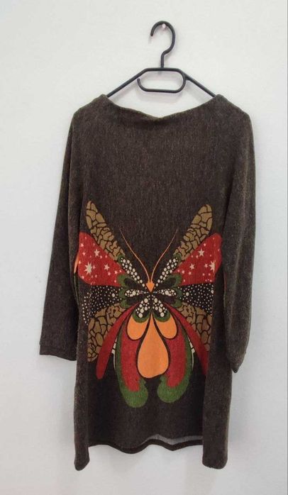 Vestido de manga comprida com borboleta