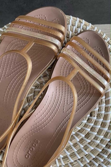 Crocs sandały Isabella Sandal Bronze W9 39/40