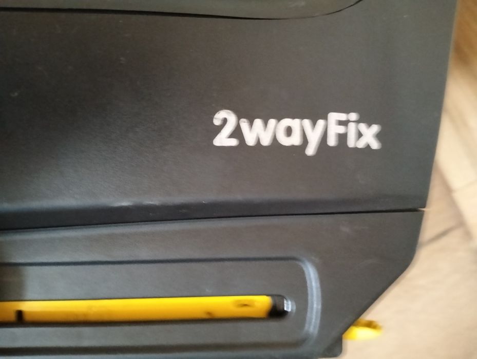 Baza maxi Cosi + dwa foteliki