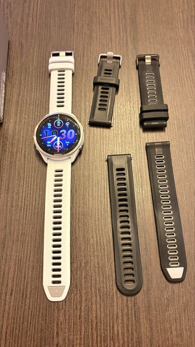 Garmin Forerunner 965 Branco – AMOLED, completo com caixa + 3 braceletes