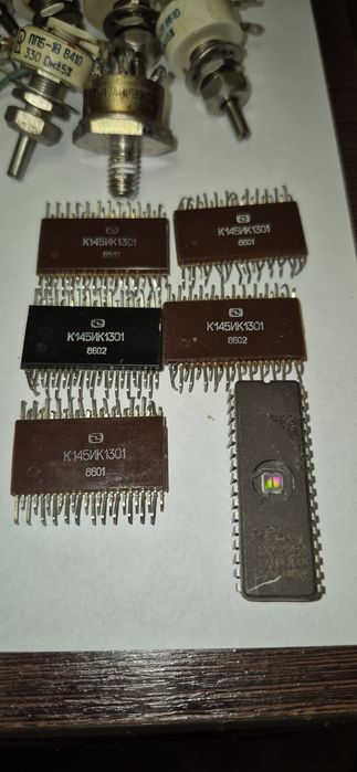 Разные радиодетали для радиолюбителей.