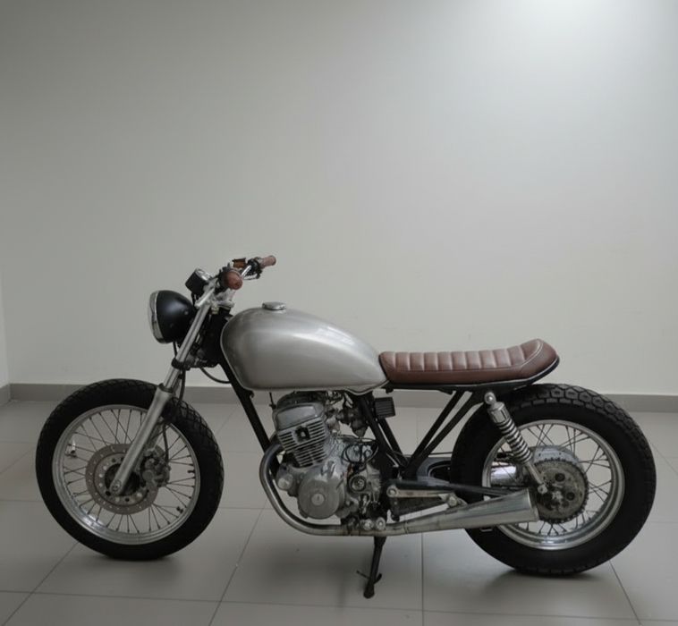 Honda CM125 Custom Brat