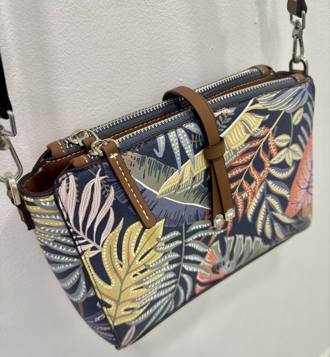 Mala floral linda para primavera - verão. Nova