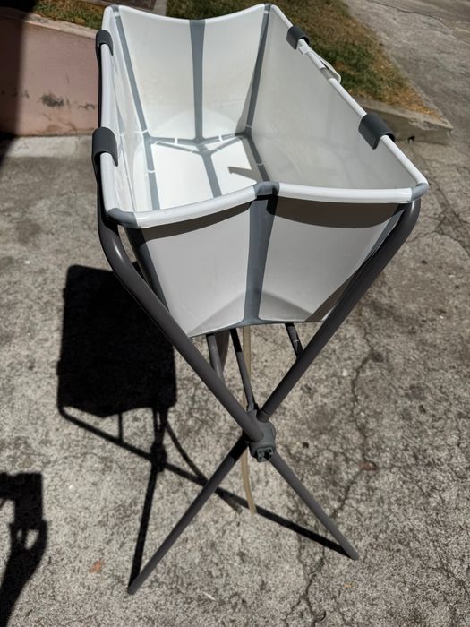 Stokke Banheira dobravel branca + SUPORTE BANHEIRA