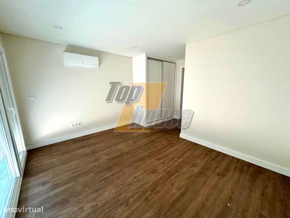 Apartamento T2 Novo Para Arrendar | Costa Da Caparica