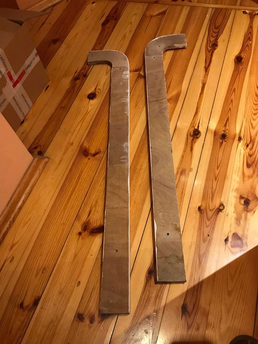 Karnisz sufitowy, szyna do firan z zakończeniem łukowym