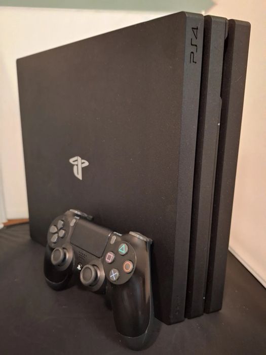 PS 4 PRO 2 TB…………