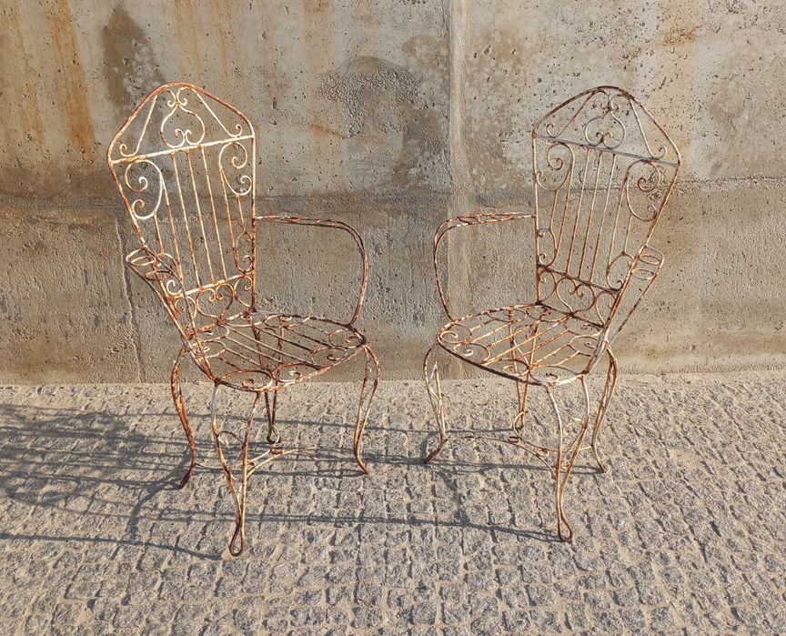 Par de cadeiras de jardim vintage em ferro