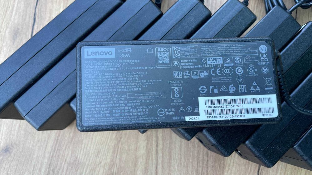 Блоки живлення Леново  ОПТ Lenovo USB + Pin Square Yellow 135W 20V-6.75A ОПТ
