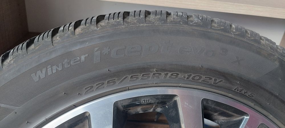 Alufelgi Mitsubishi Outlander z oponami zimowymi Hankook 225/55/18