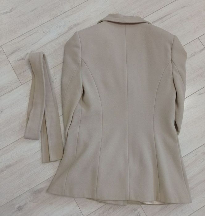 Пальто с поясом. размер 46