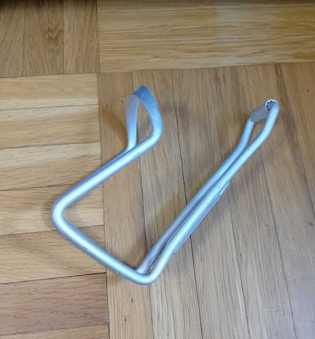 Retro koszyk, uchwyt na bidon rowerowy kolor srebrny mat ,aluminiowy.