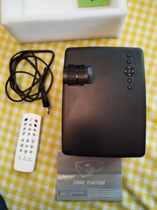 Projektor HDMI VGA