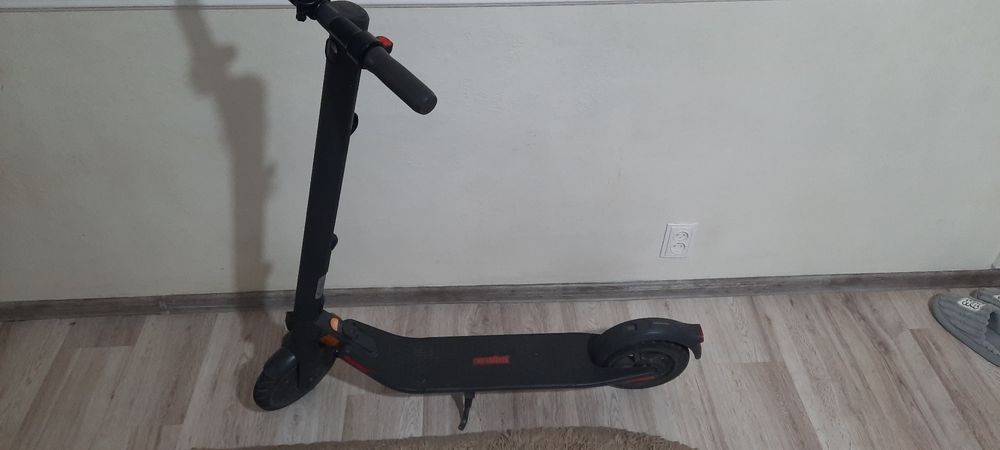 Продається електросамокат  ninedot