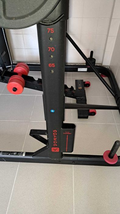 Rack + banco de musculação + conjunto de halteres/barra
