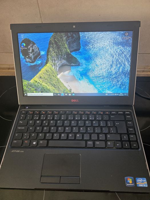 Laptop Dell Latitude 3330