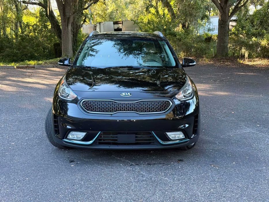 Kia Niro Hybrid      2018