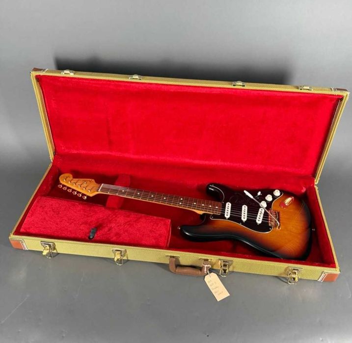 Fender Stevie Ray Vaughan Stratocaster USA 1995 + Estojo