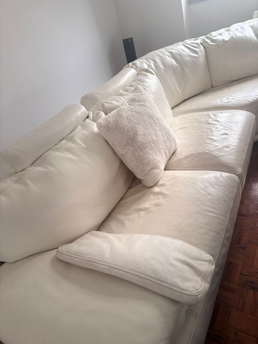 Sofá  em pele  branco