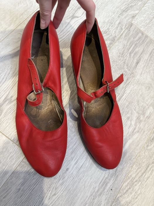 Туфлі нанцювальні