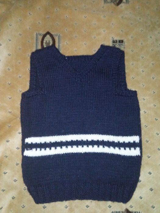 Жилетка в'язана на хлопця 3 роки