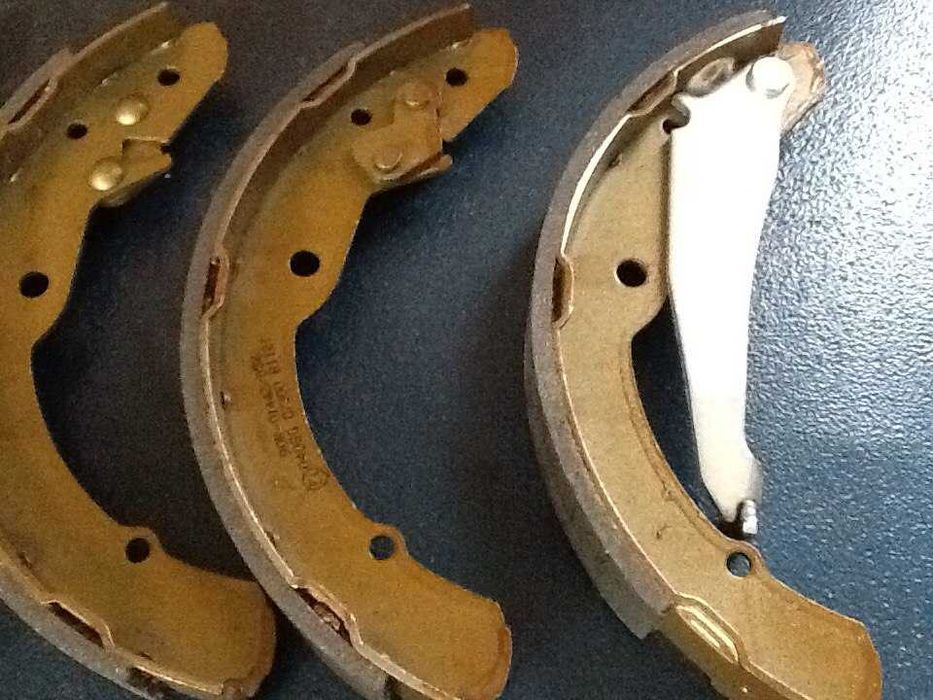 Продам тормозные колодки для автомобиля ВАЗ- 2104